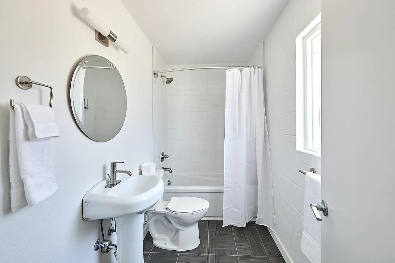 **  Kenton Hotel Portland USA
